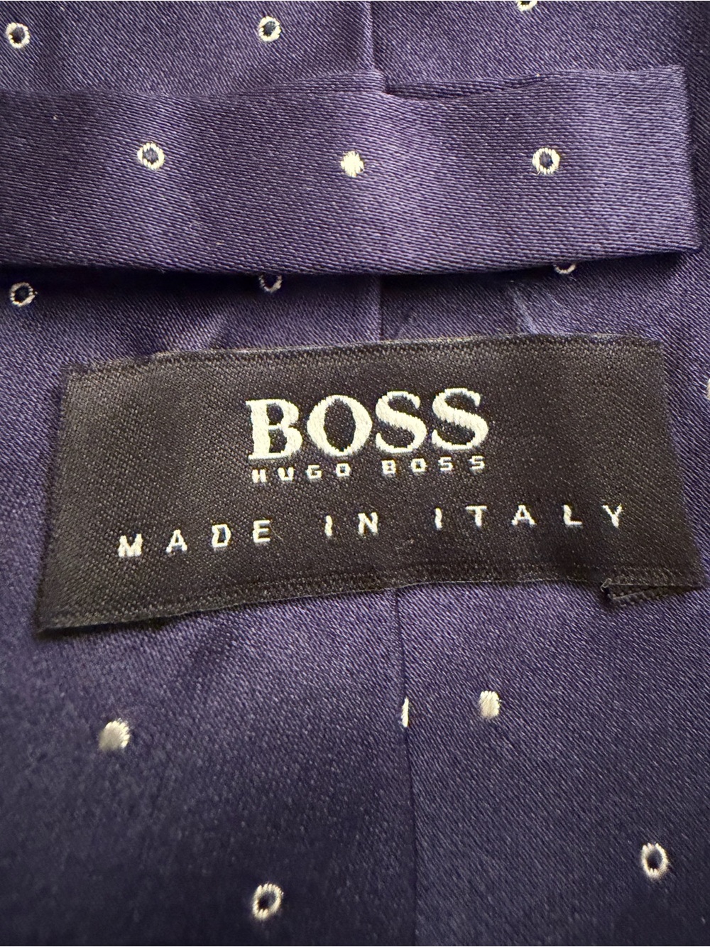 Hugo Boss Classic Men’s Navy Dot Silk Tie 3” wide - Picture 3 of 4